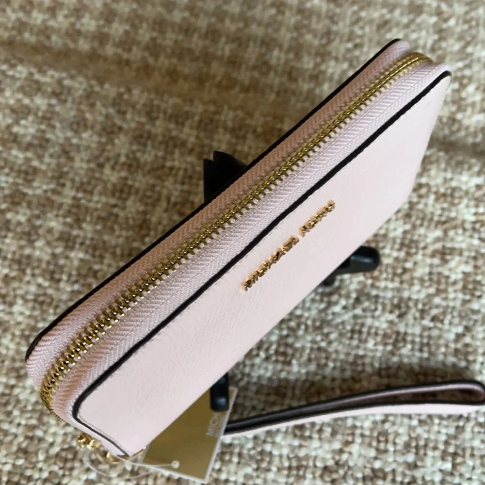 Michael Kors Jet Set Travel LG Flat MF Phone Case